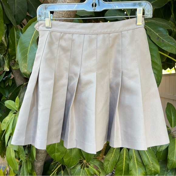 American Apparel Pleated Tennis Miniskirt - Picture 6 of 9